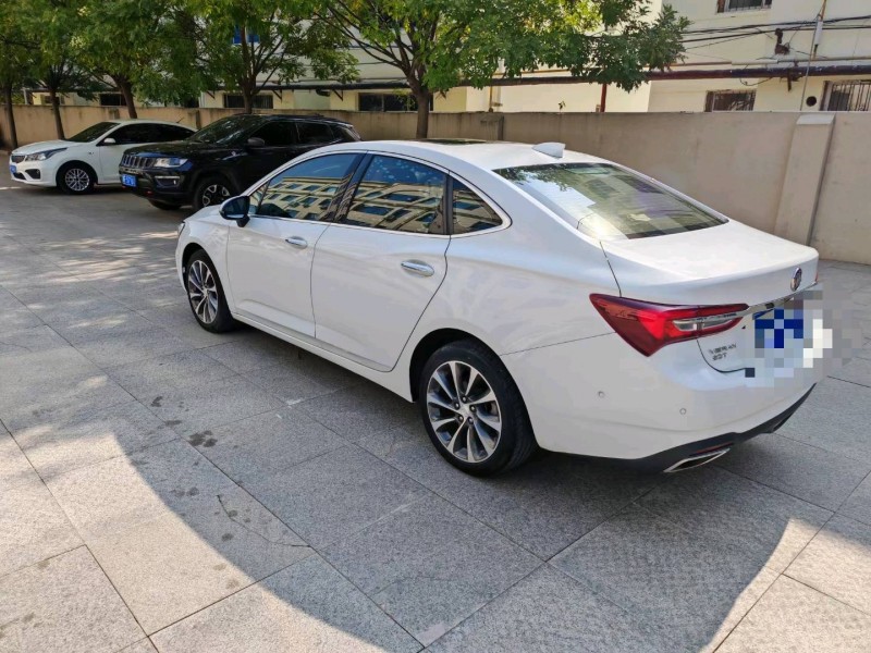 保定20年别克威朗3