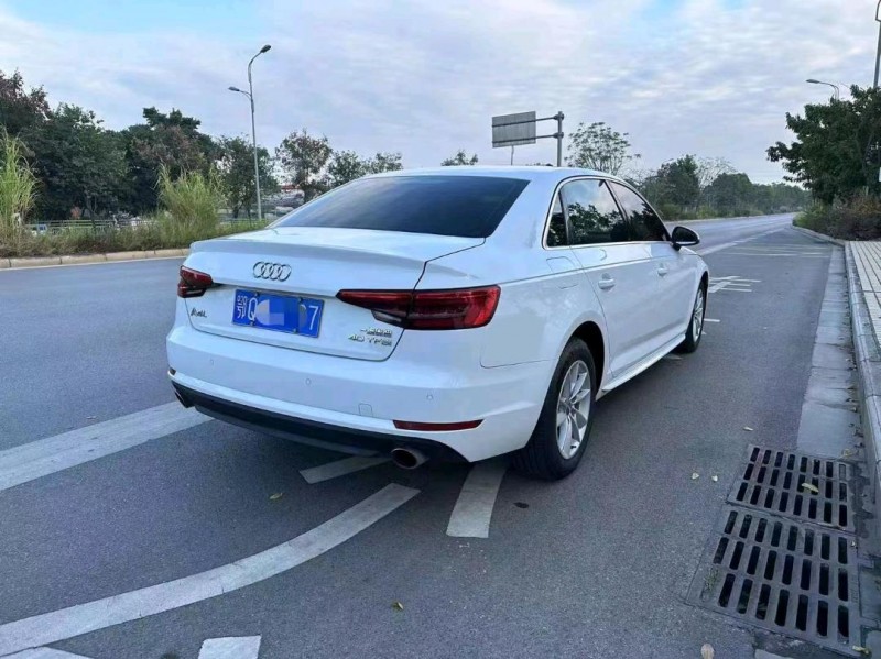 宜昌17年奧迪A4L5