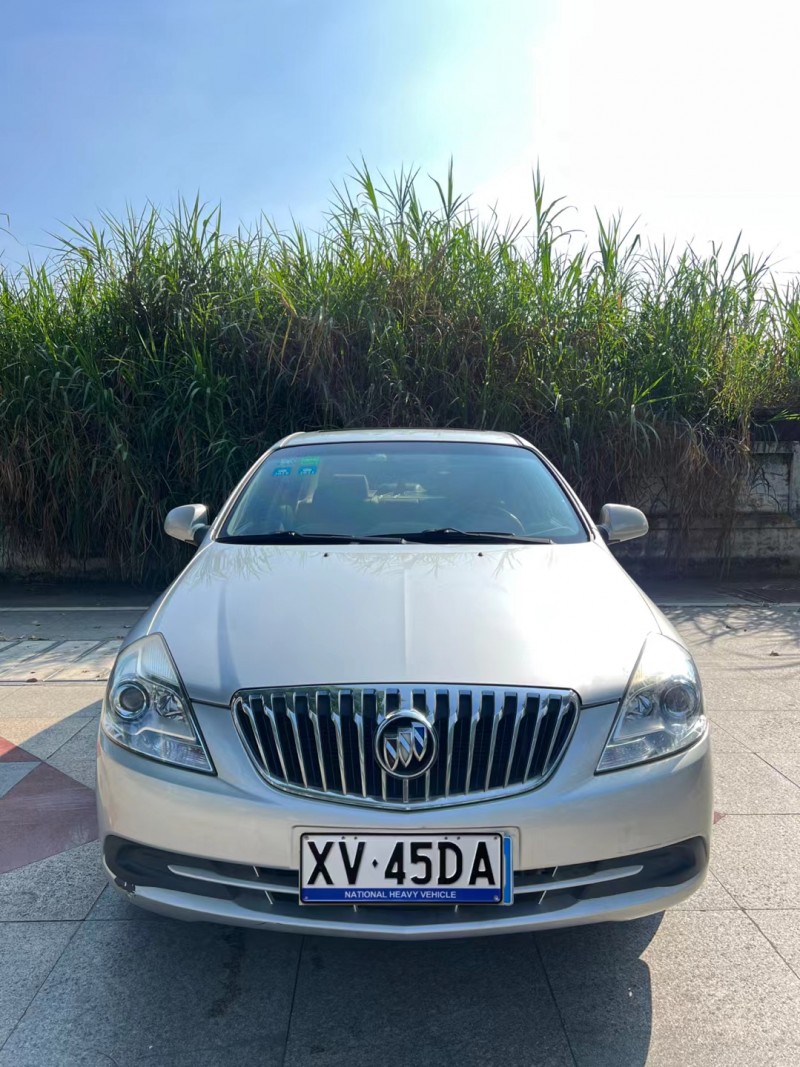 东莞15年别克凯越1