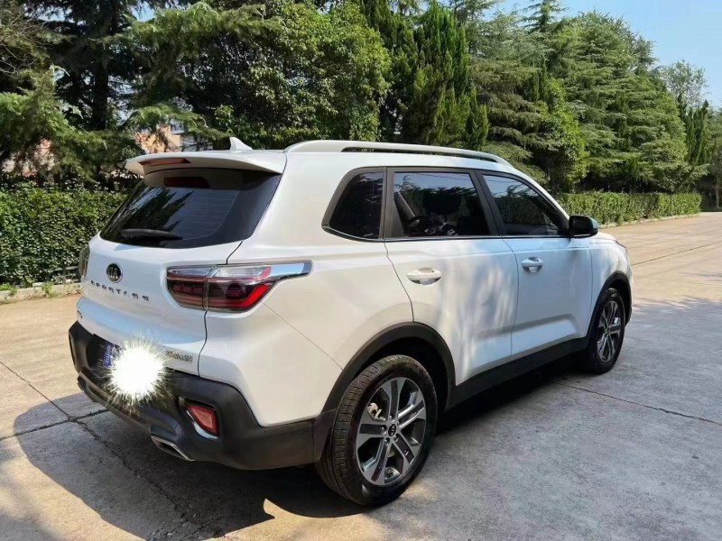 潍坊21年起亚智跑4