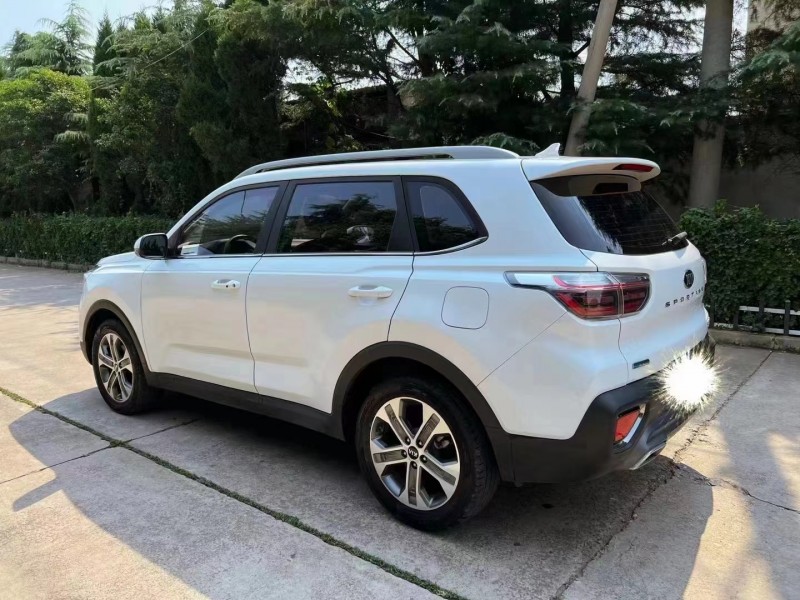 潍坊21年起亚智跑5