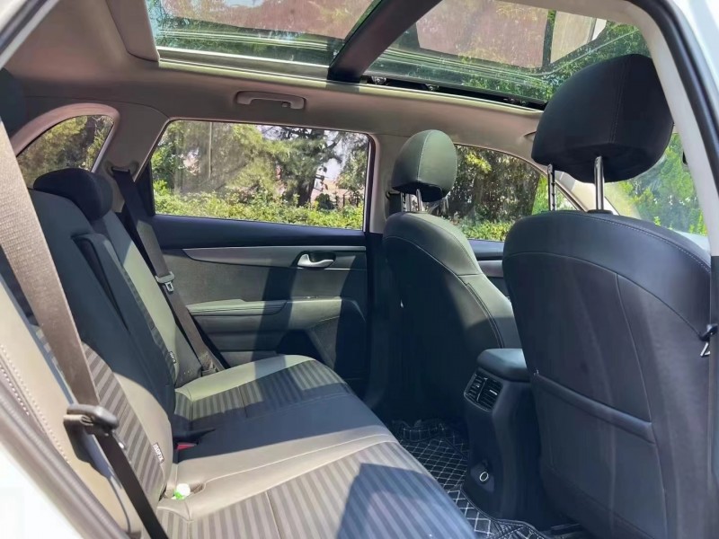 潍坊21年起亚智跑7