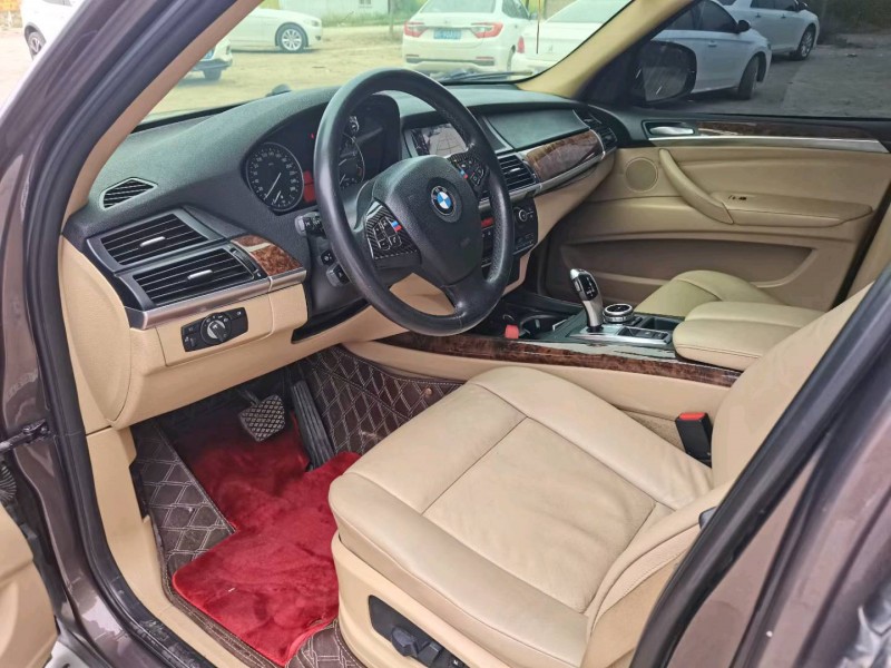 保定11年宝马X59