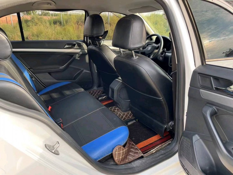 保定17年大众朗逸7