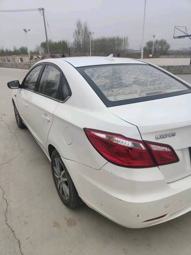 保定15年长安汽车逸动5