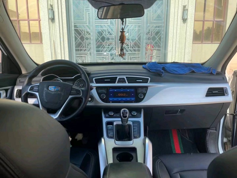 保定17年吉利博越7