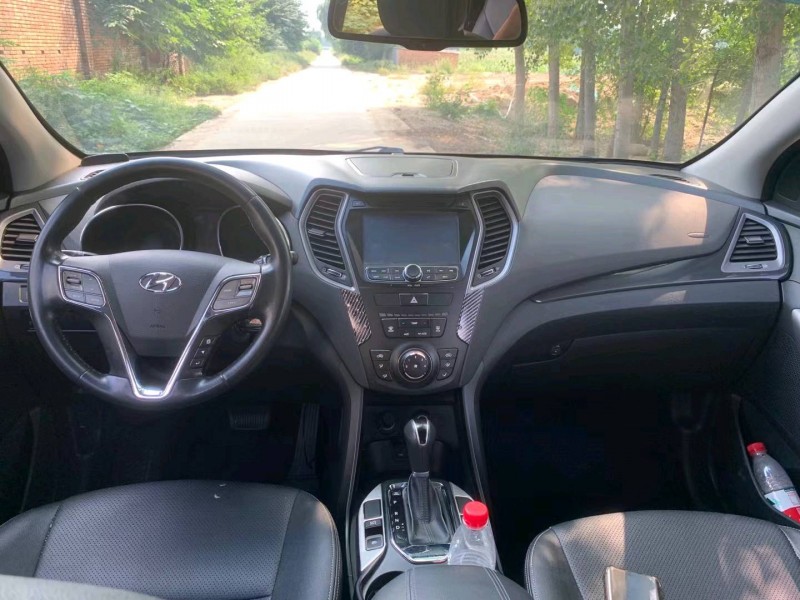 保定14年现代新胜达8