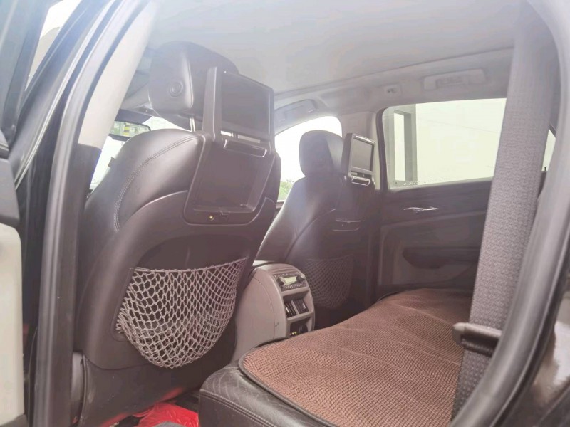 保定11年凯迪拉克SRX8