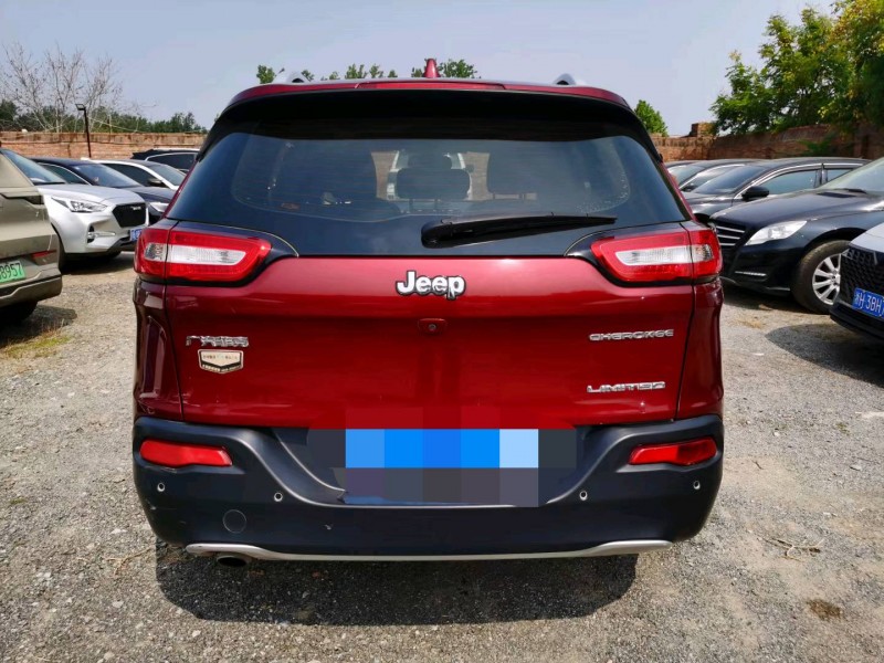 保定17年Jeep自由光2