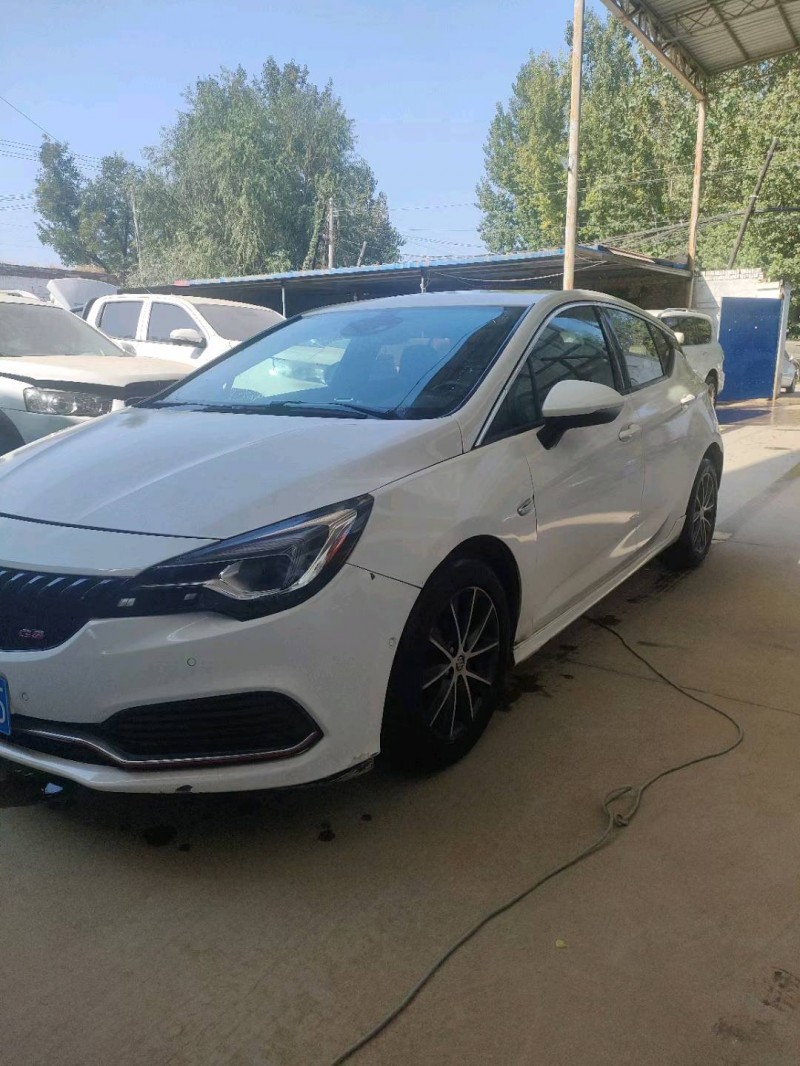 保定17年别克君威GS3