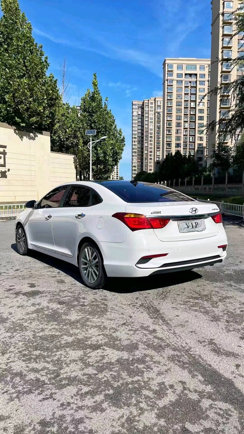 廊坊18年现代名图8