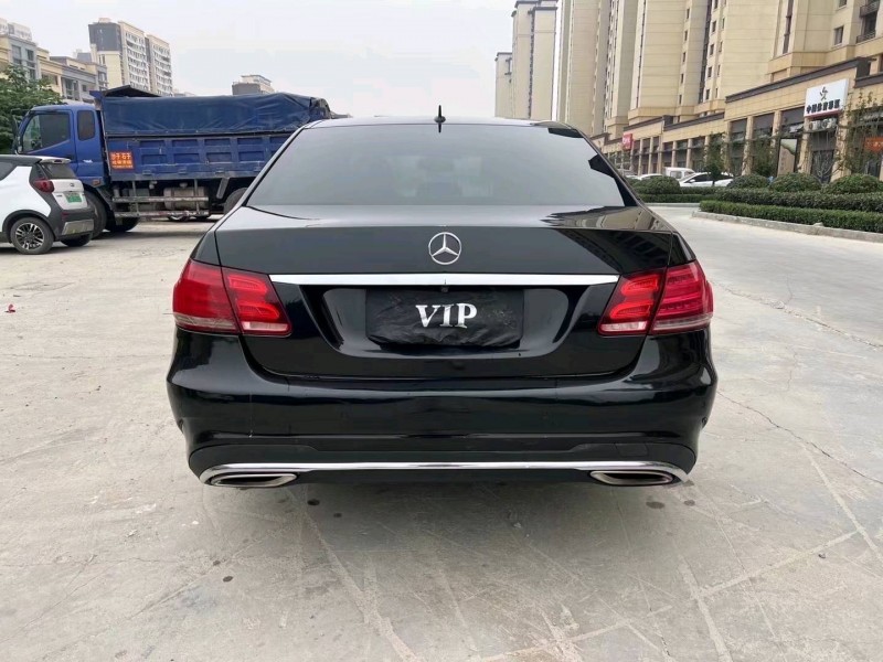 济宁14年奔驰E8