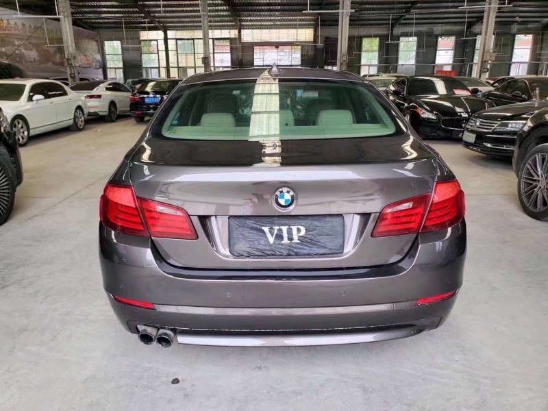 济宁13年宝马5系8