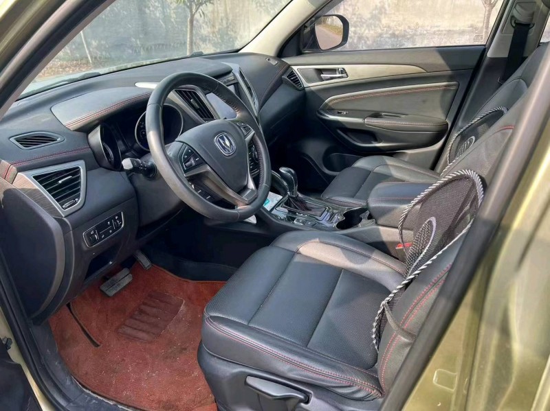 青岛17年长安汽车CS754