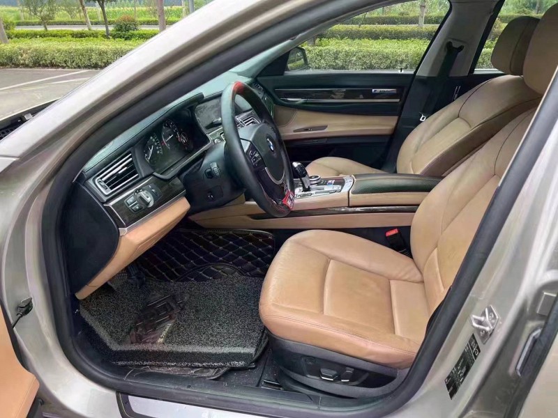 济宁12年宝马7系3