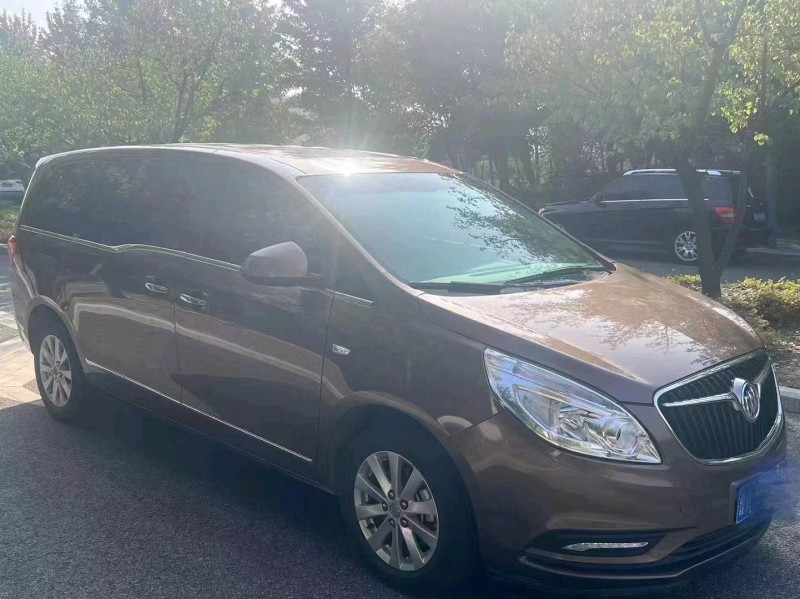 青岛20年别克GL82