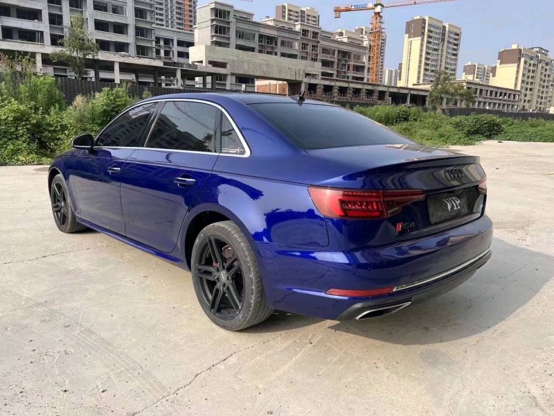 济宁19年奥迪A4L6