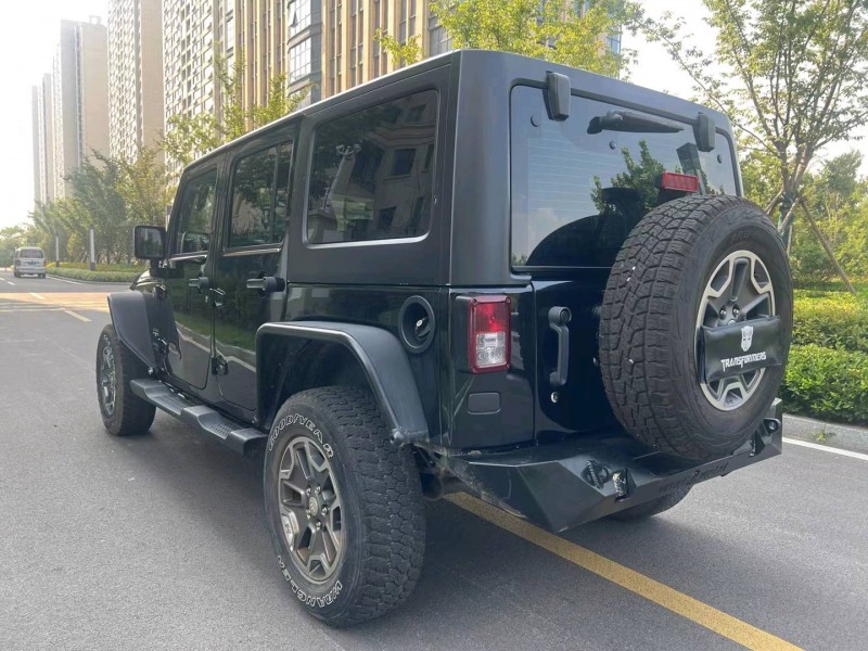 枣庄18年Jeep牧马人7