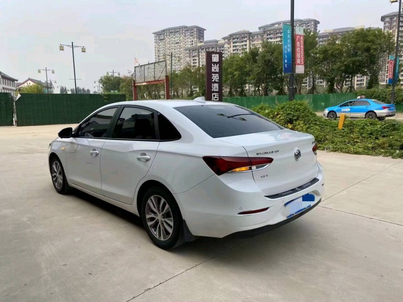 济宁18年别克英朗3