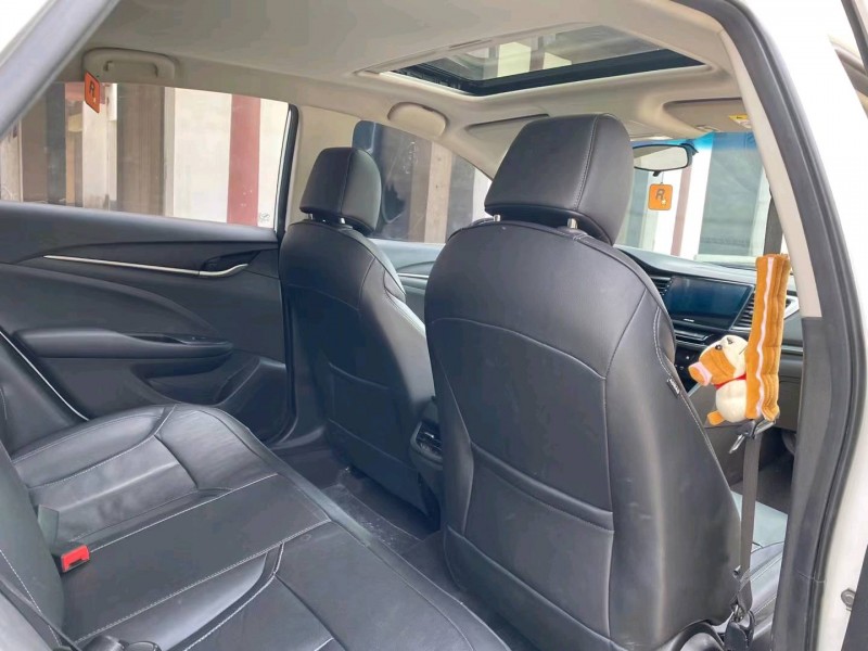 济宁18年别克英朗5