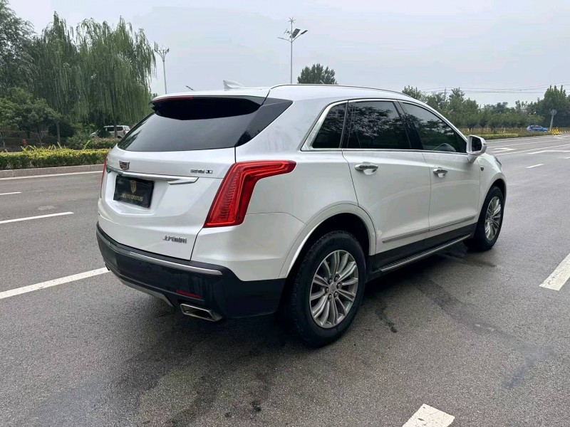 枣庄17年凯迪拉克XT54