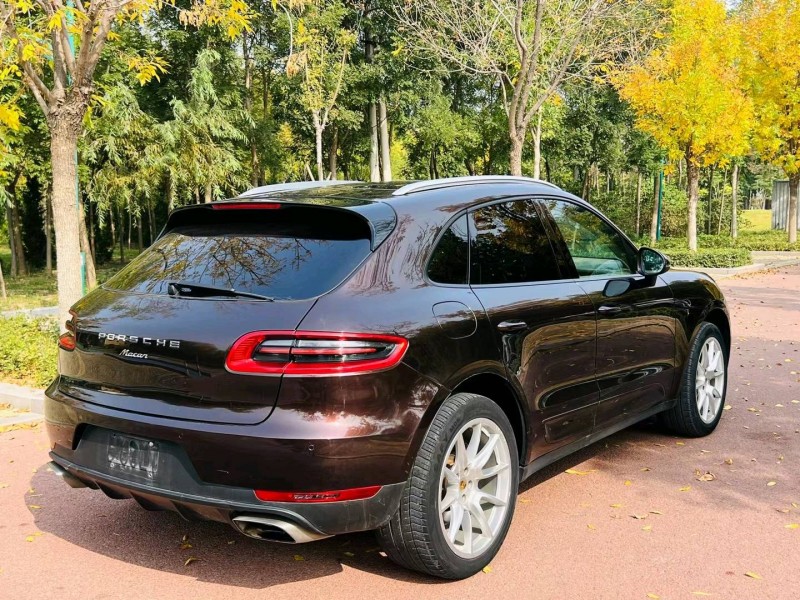 聊城14年保时捷Macan4