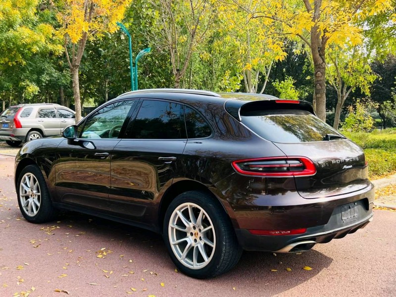 聊城14年保时捷Macan5