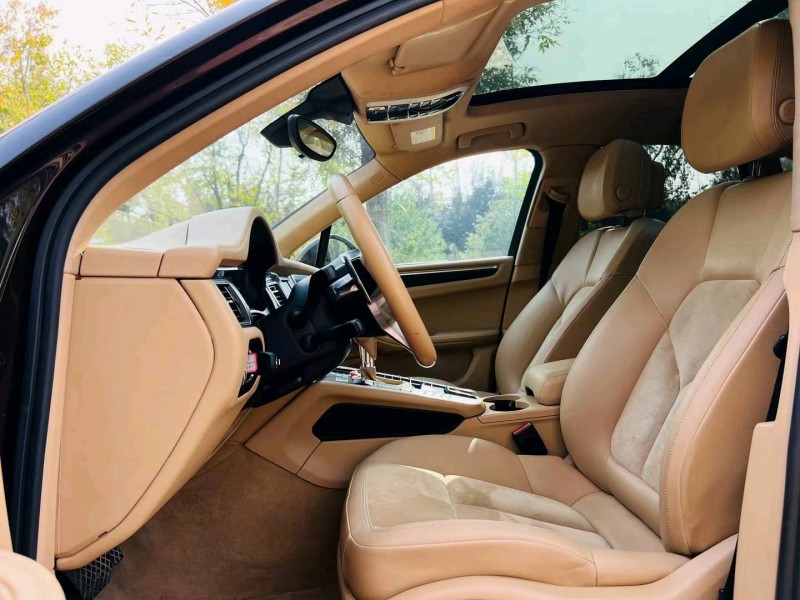 聊城14年保时捷Macan7