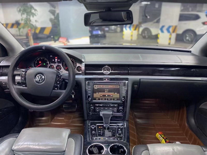 成都17年大众辉腾7