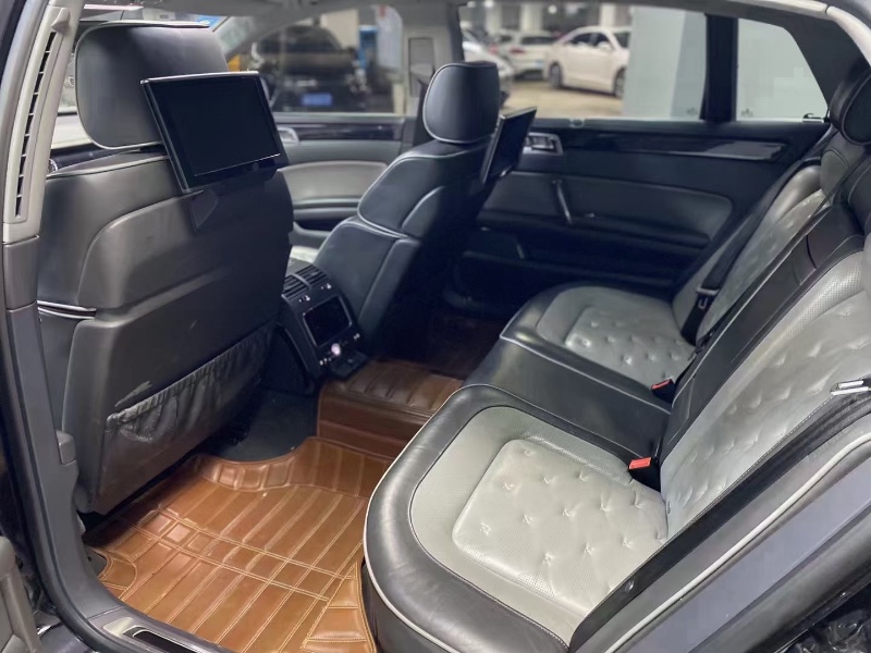 成都17年大众辉腾8