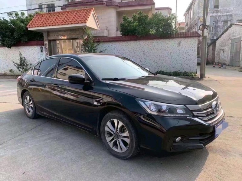 珠海15年本田雅阁2