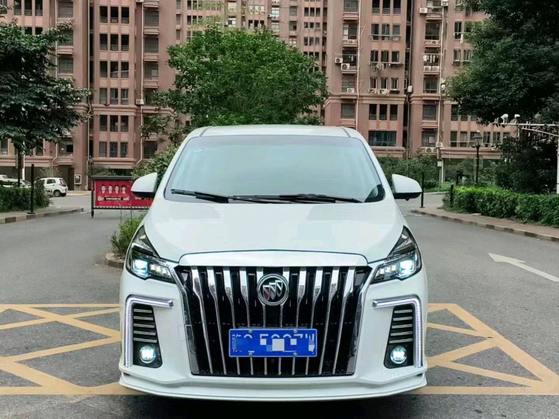 新余22年別克GL81