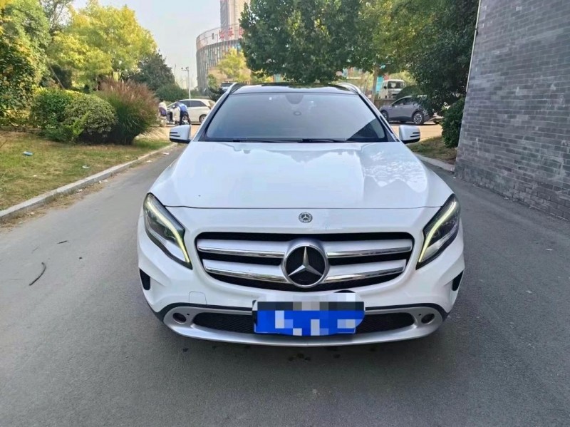 东营17年奔驰GLA1