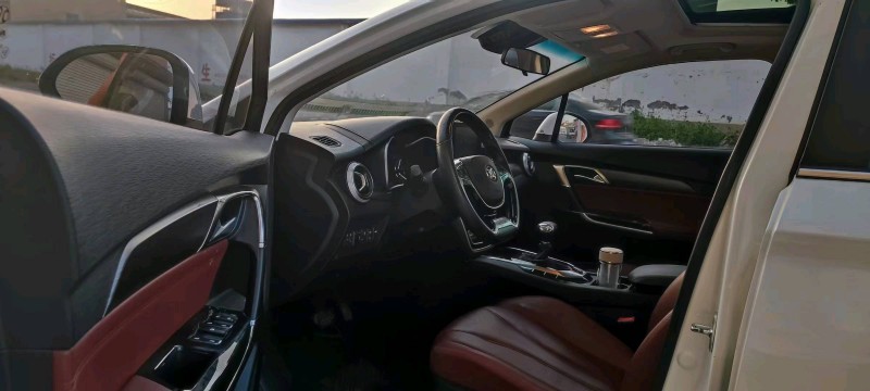 保定18年北汽绅宝D506