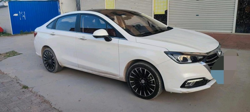 保定18年北汽绅宝D508