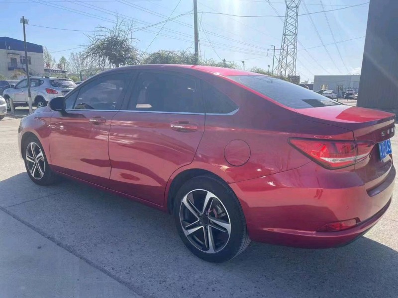 保定18年北汽绅宝D506