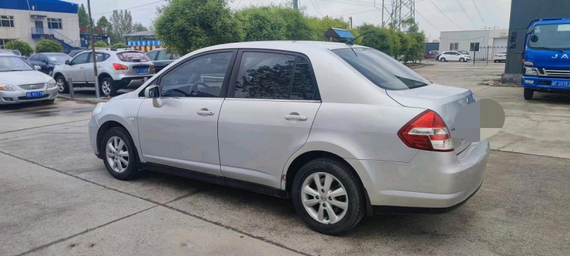 保定09年日产颐达6