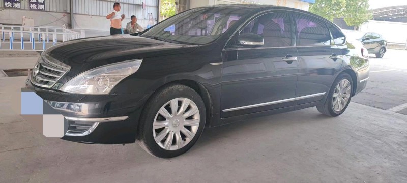 保定11年日产天籁3