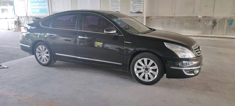 保定11年日产天籁4