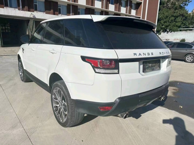 东营17年路虎揽胜运动3