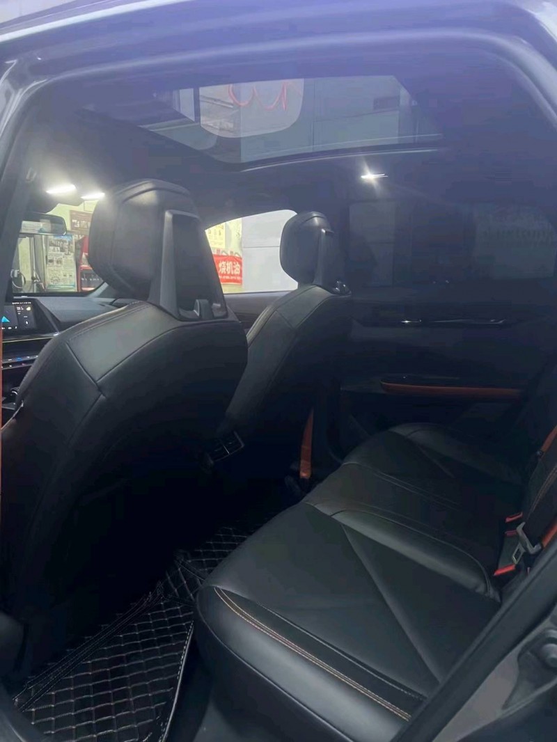 重庆23年长安汽车UNI-V5