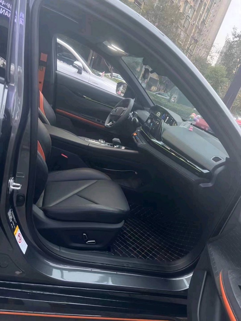 重庆23年长安汽车UNI-V8