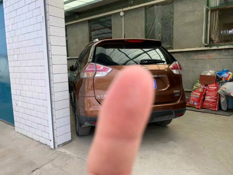 邯郸14年日产奇骏5