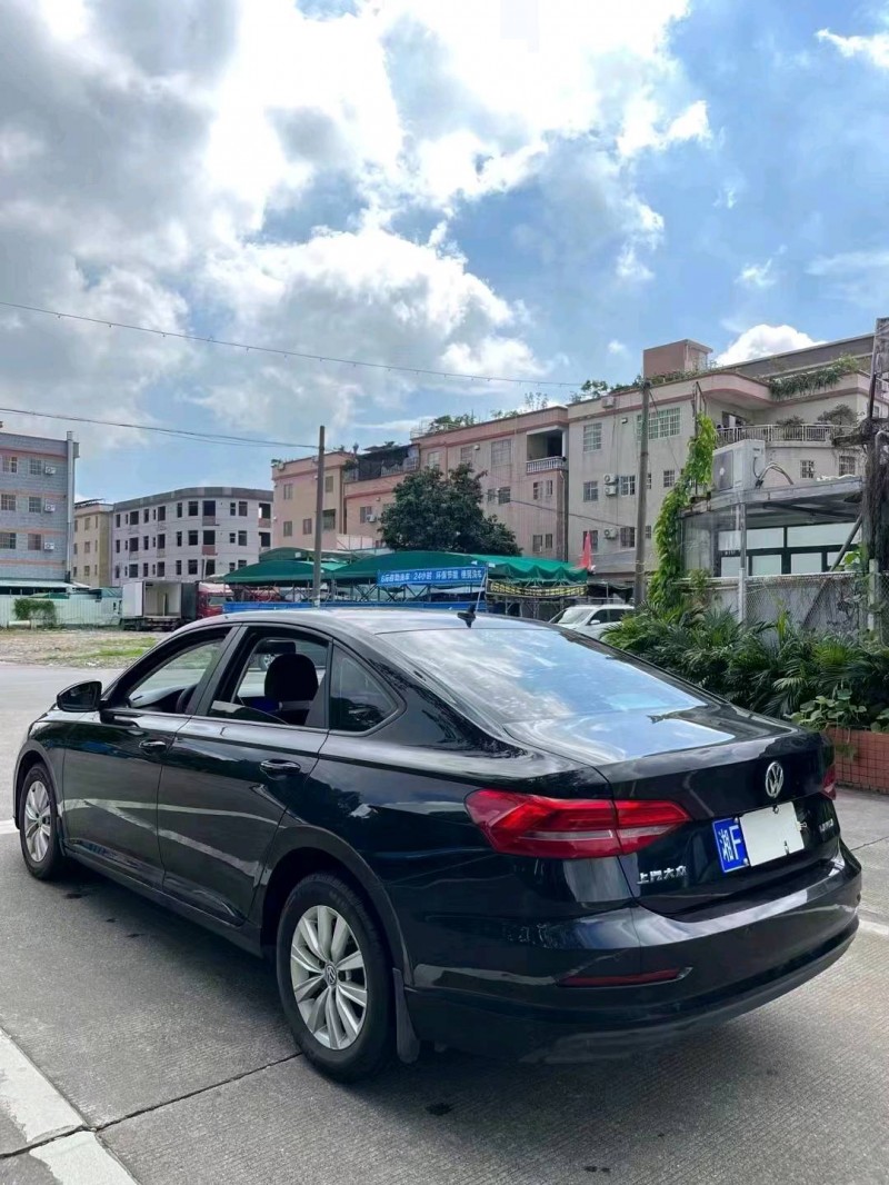 佛山19年大众朗逸7