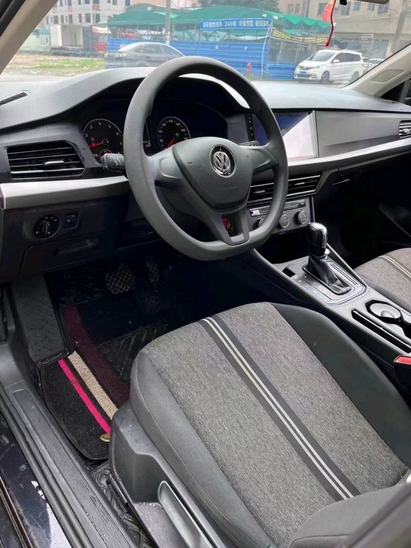 佛山19年大众朗逸8