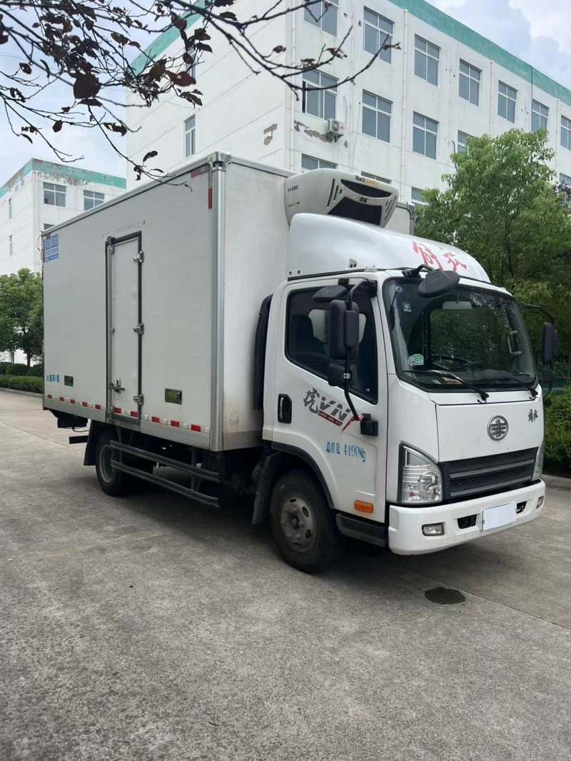 宿迁23年解放箱货J63