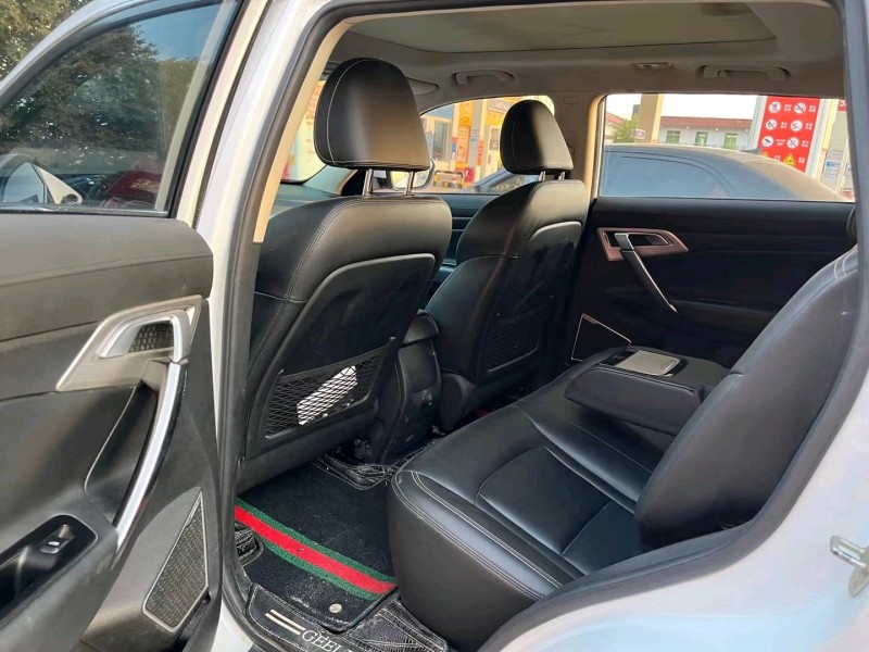 保定17年吉利博越4