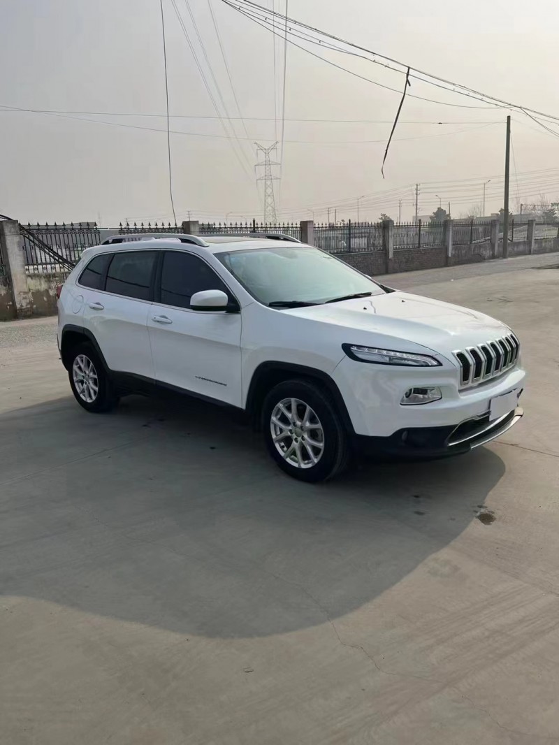 宿迁18年Jeep自由光3