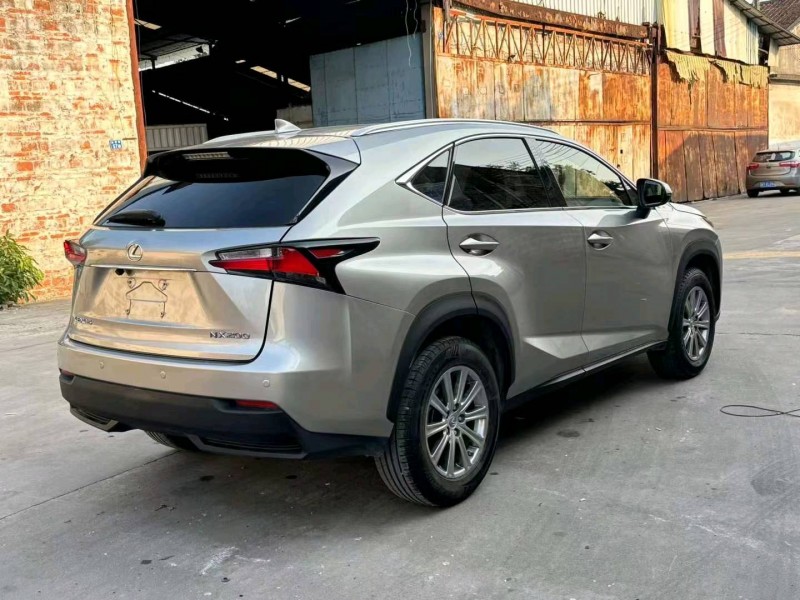 深圳16年雷克萨斯NX4