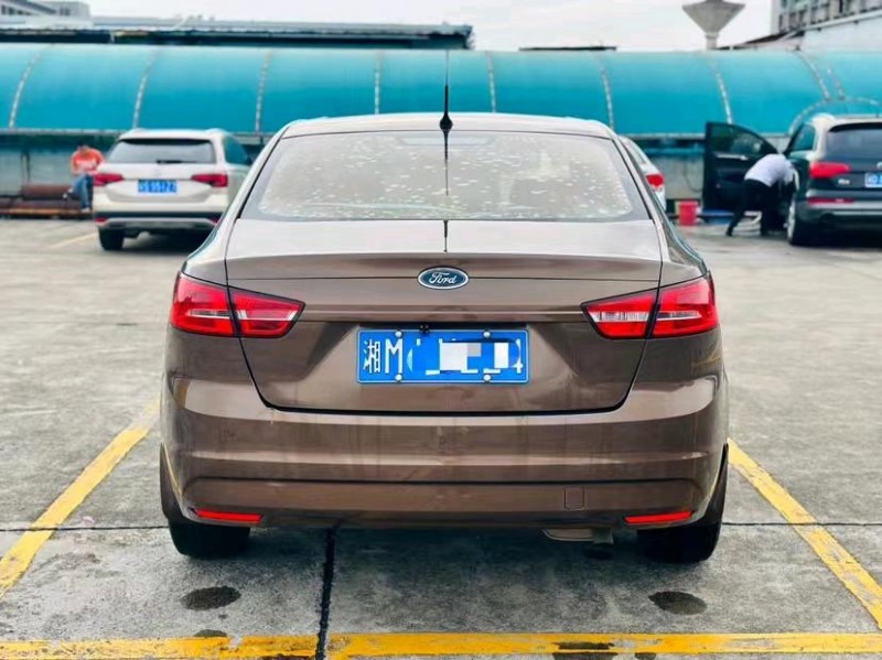 东莞17年福特福睿斯7